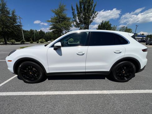 Used 2020 Porsche Cayenne S AWD/4WD image 1
