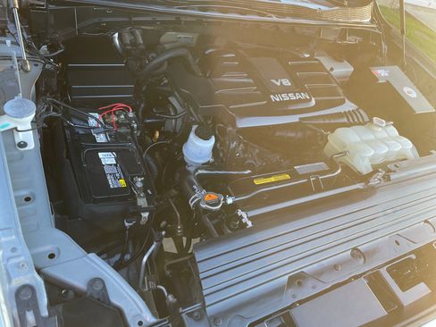 Used 2017 Nissan Titan SV RWD image 17
