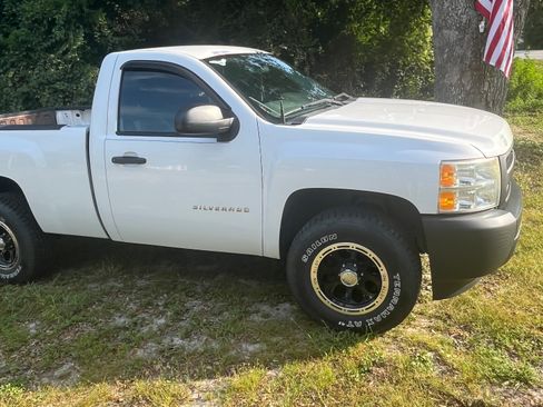 Used 2013 Chevrolet Silverado 1500 W/T RWD image 2