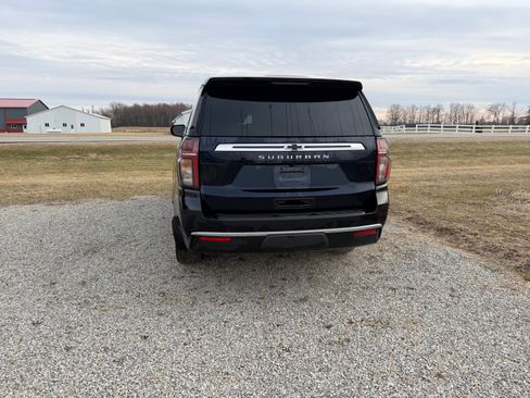 Used 2021 Chevrolet Suburban LS w/ Driver Alert Package image 6