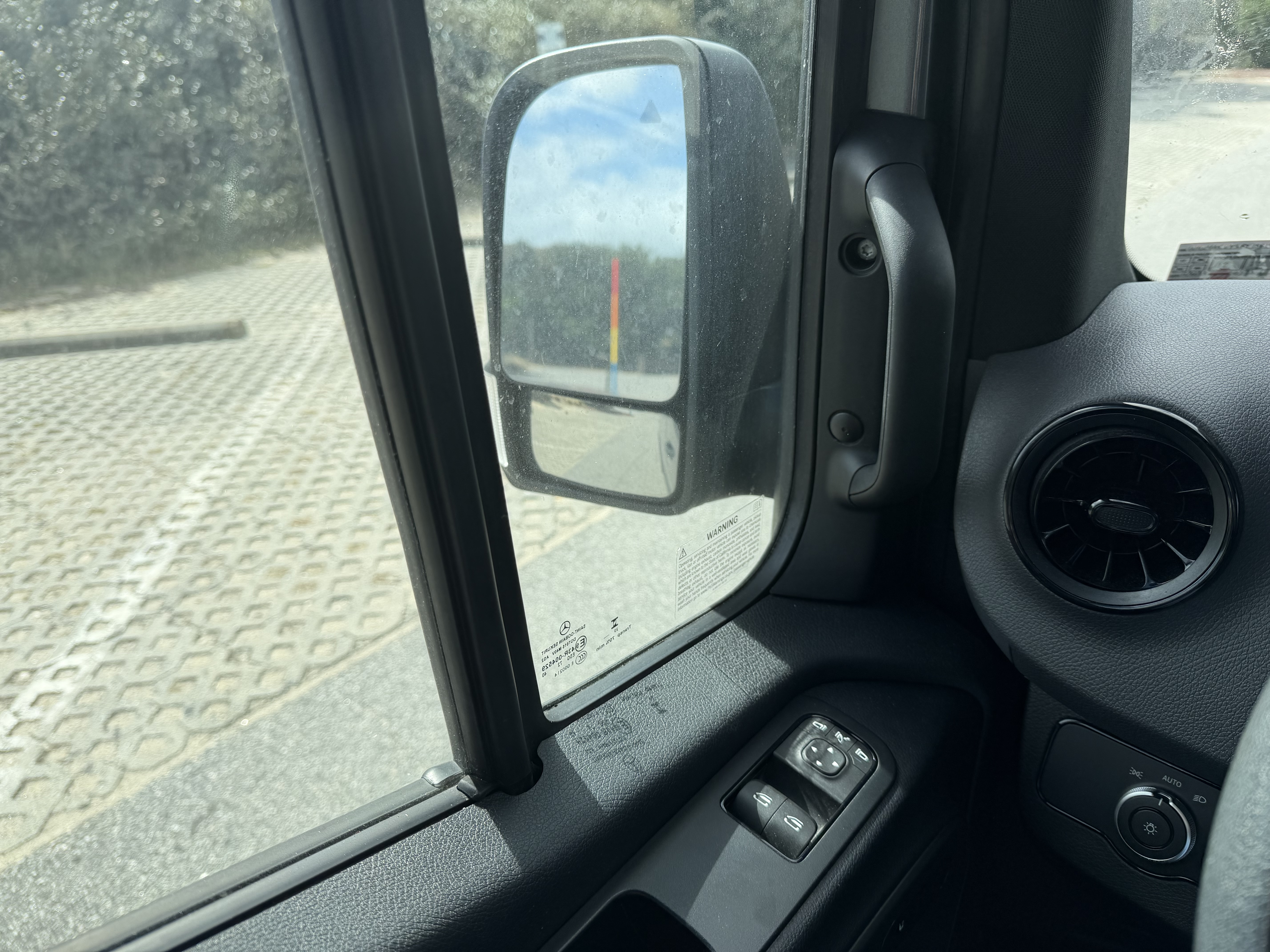 Used 2024 Mercedes-Benz Sprinter 2500 image 24