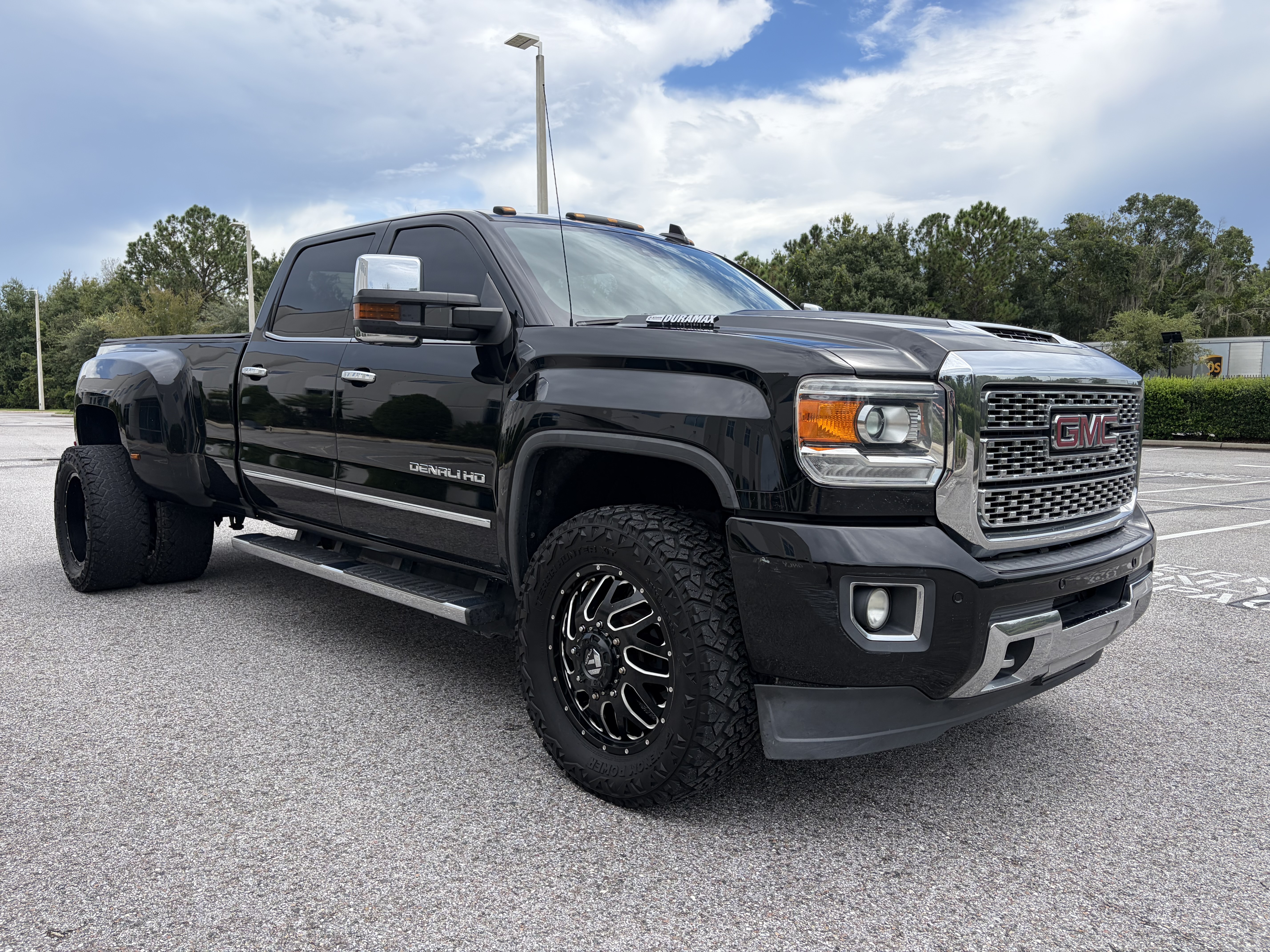 Used 2018 GMC Sierra 3500 Denali w/ Duramax Plus Package AWD/4WD image 1