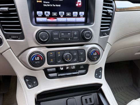 Used 2016 GMC Yukon XL Denali w/ Open Road Package AWD/4WD image 12