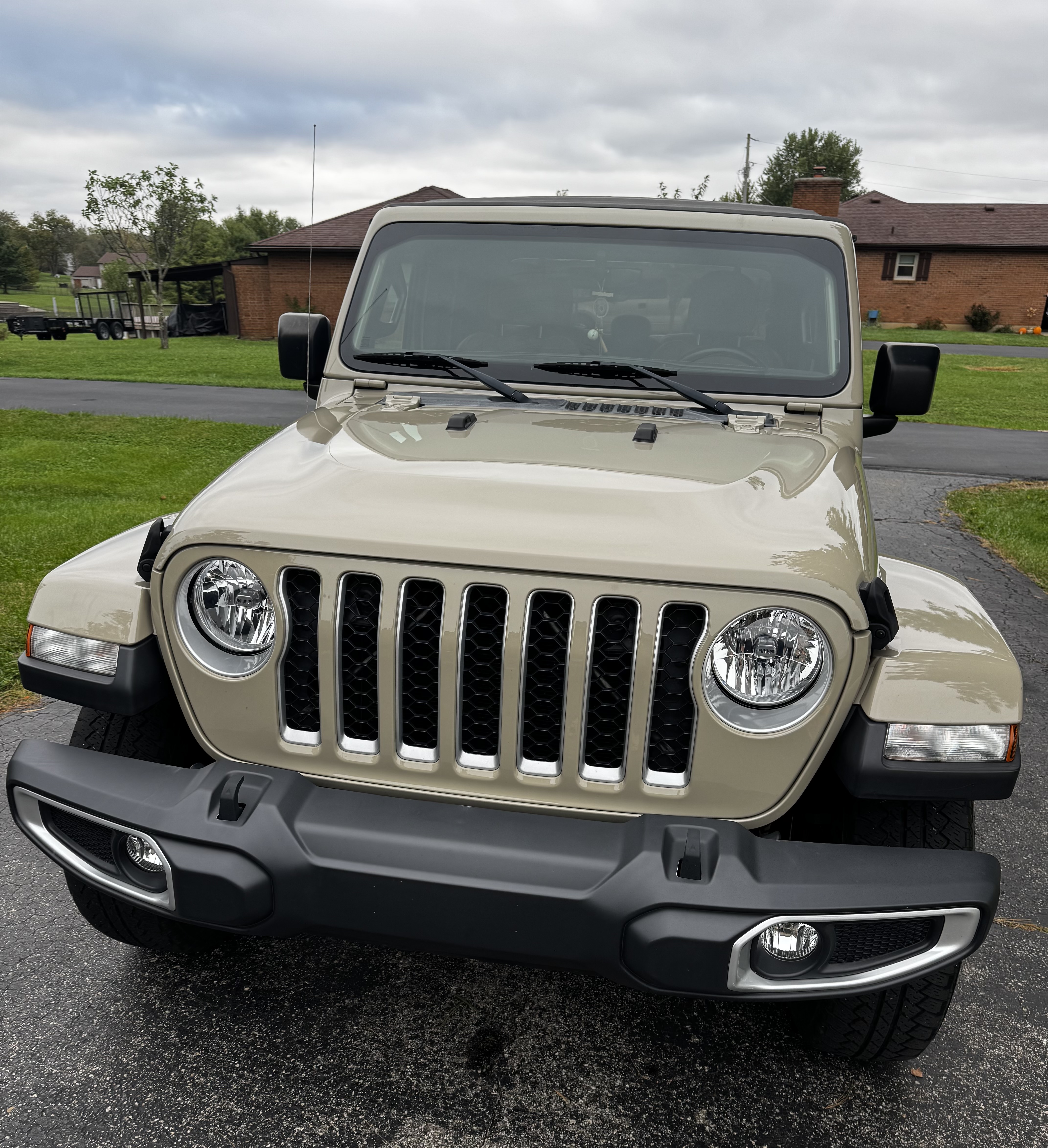Used 2020 Jeep Gladiator Overland AWD/4WD image 4
