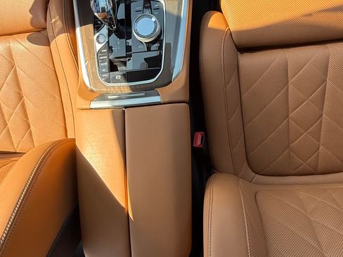 Used 2023 BMW X5 xDrive40i w/ Executive Package image 11