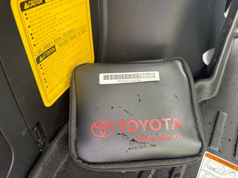 Used 2022 Toyota 4Runner Limited AWD/4WD image 13