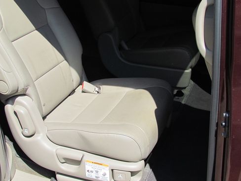 Used 2015 Honda Odyssey Touring Elite image 18