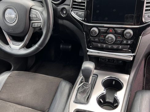 Used 2019 Jeep Grand Cherokee Altitude image 9
