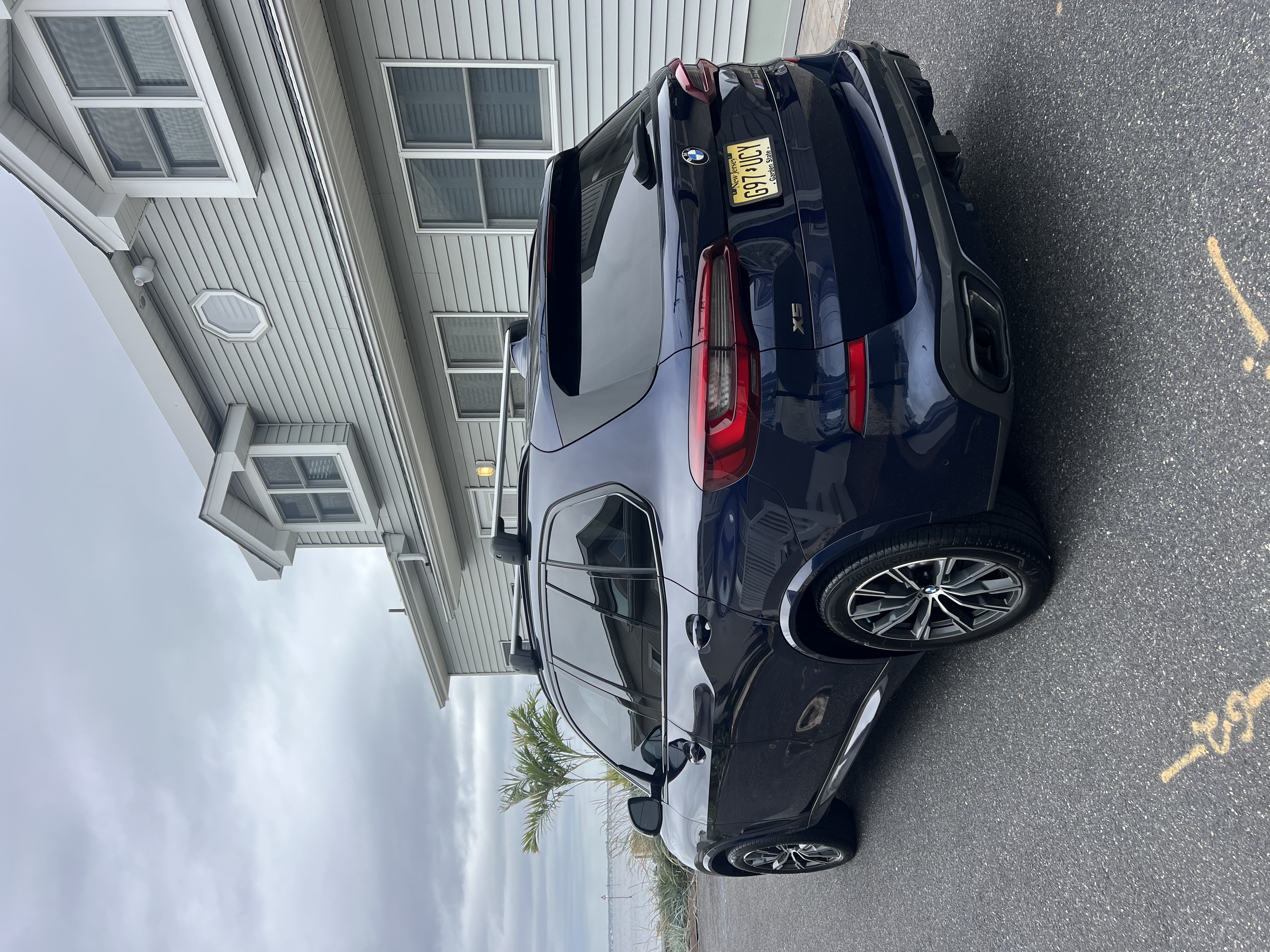 Used 2021 BMW X5 M50i w/ Executive Package AWD/4WD image 1