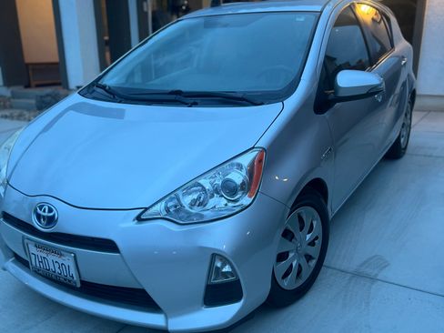 Used 2014 Toyota Prius C One image 8