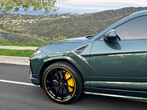 Used 2023 Lamborghini Urus S image 6