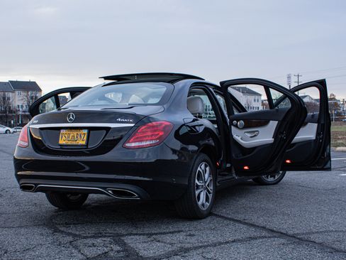 Used 2017 Mercedes-Benz C 300 4MATIC Sedan image 5
