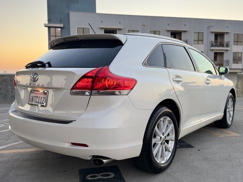 Used 2010 Toyota Venza FWD image 5