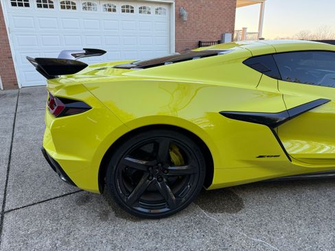 Used 2023 Chevrolet Corvette Z06 w/ Z07 Performance Package image 6
