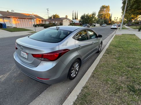 Used 2015 Hyundai Elantra SE w/ Option Group 02 image 5