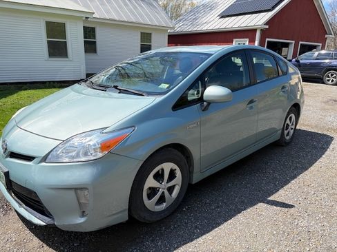 Used 2014 Toyota Prius Four FWD image 4