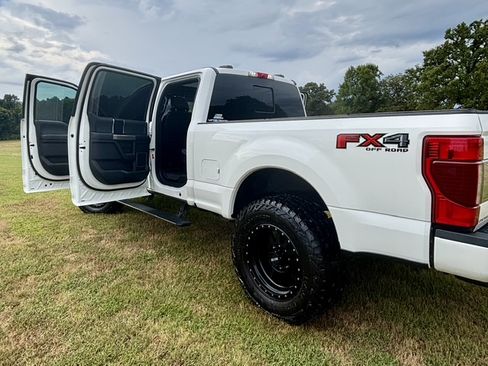 Used 2020 Ford F350 Platinum AWD/4WD image 6