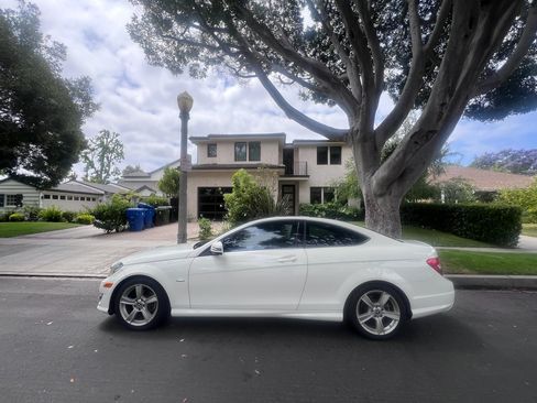 Used 2012 Mercedes-Benz C 250 Coupe image 11