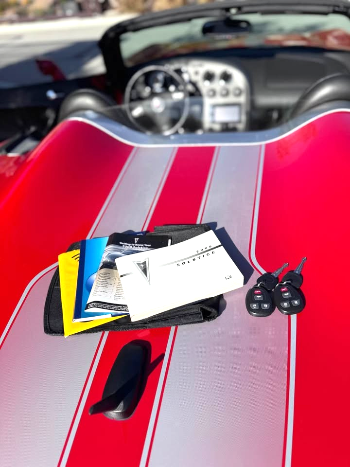 Used 2008 Pontiac Solstice Convertible RWD image 6