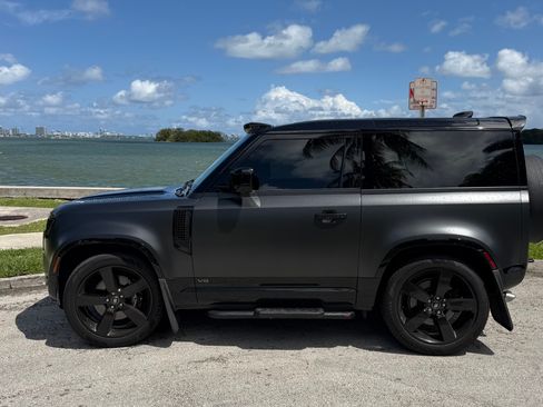 Used 2024 Land Rover Defender 90 Carpathian Edition image 4