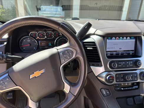 Used 2019 Chevrolet Tahoe LT image 9