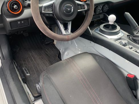 Used 2016 MAZDA MX-5 Miata Club image 8