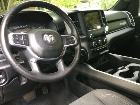 Used 2020 RAM 1500 Big Horn AWD/4WD image 1