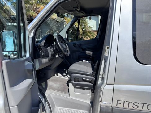 Used 2013 Mercedes-Benz Sprinter 2500 image 10