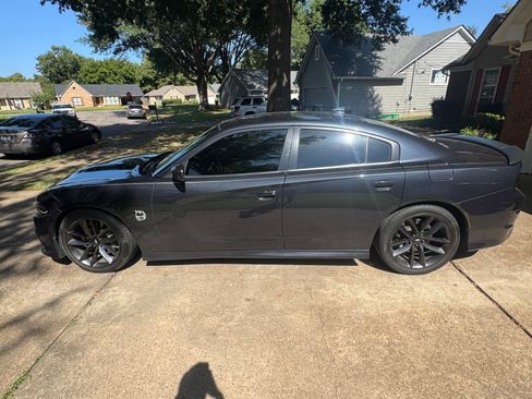 Used 2019 Dodge Charger Scat Pack RWD image 1