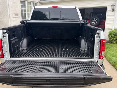 Used 2015 Ford F150 XLT w/ Equipment Group 302A Luxury AWD/4WD image 14