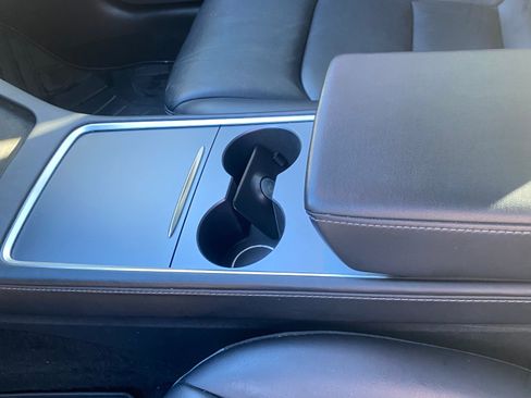 Used 2022 Tesla Model 3 image 11