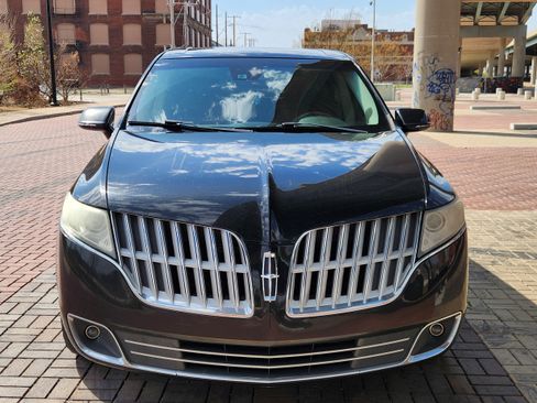 Used 2011 Lincoln MKT AWD w/ 101A Rapid Spec Order Code image 2