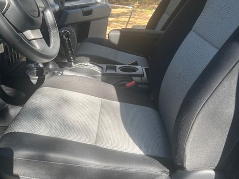 Used 2013 Toyota FJ Cruiser Sport Utility 2D w/ Trail Teams Special Edition image 6