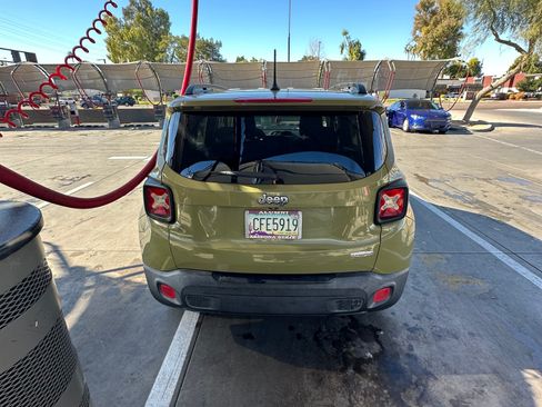 Used 2015 Jeep Renegade Latitude image 5