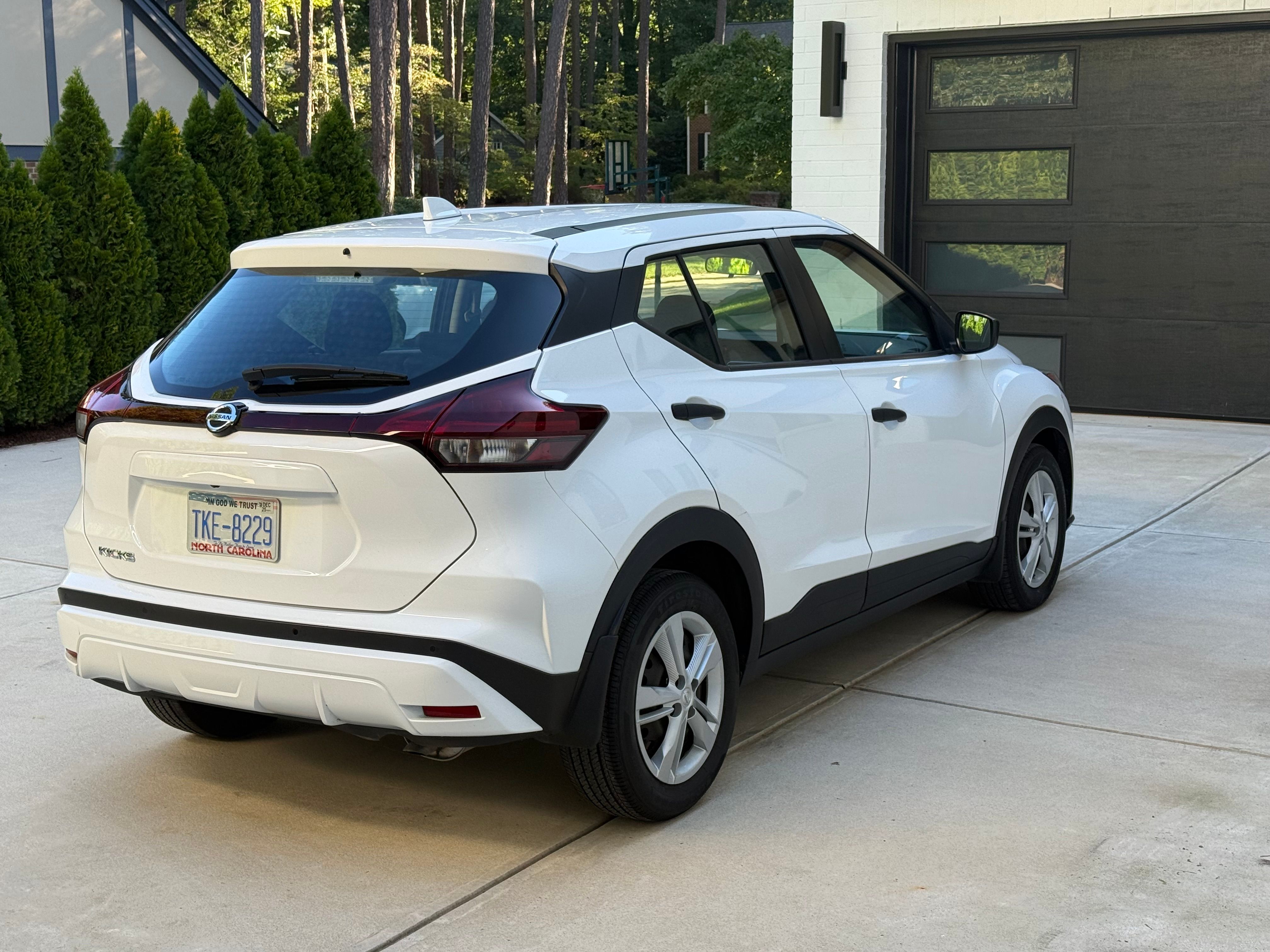 Used 2021 Nissan Kicks S FWD image 4