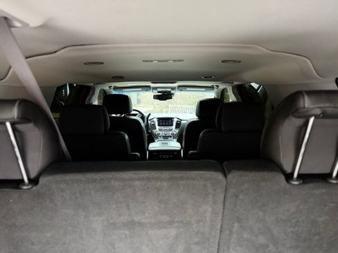 Used 2017 Chevrolet Suburban Premier image 12