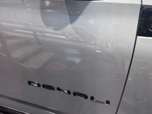 Used 2026 GMC Yukon Denali w/ Sun & Power Step Package AWD/4WD image 23