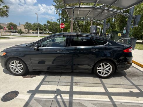 Used 2014 Ford Fusion SE FWD image 5
