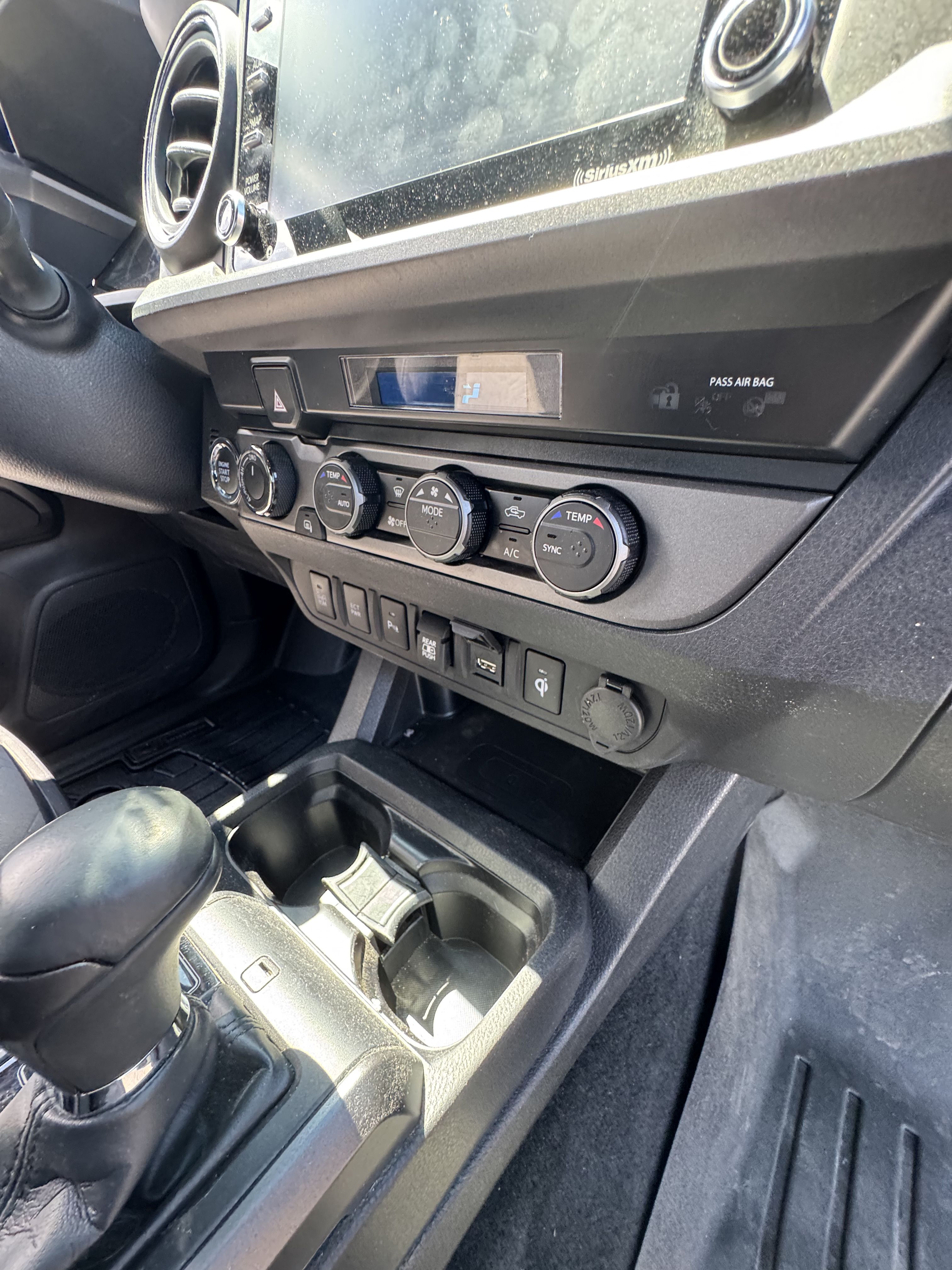 Used 2023 Toyota Tacoma TRD Off-Road w/ Technology Package AWD/4WD image 18