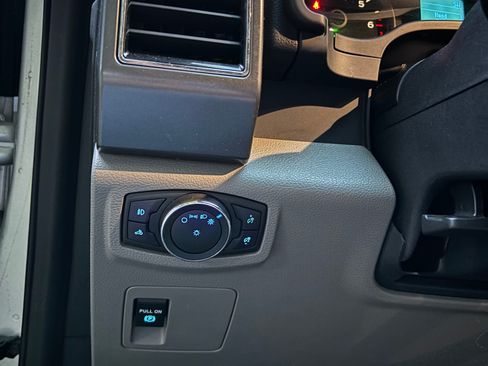 Used 2018 Ford F150 XLT AWD/4WD image 21