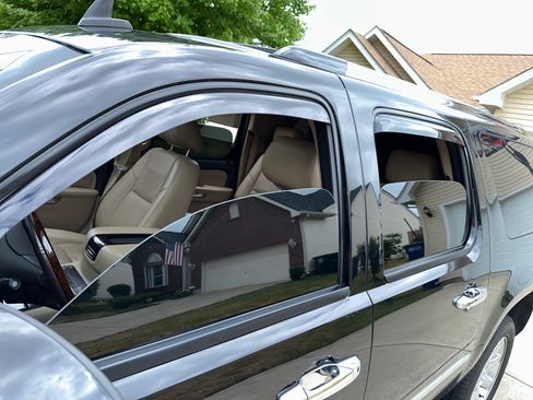 Used 2012 GMC Yukon XL Denali image 5