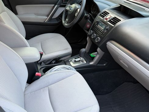 Used 2015 Subaru Forester 2.5i Premium AWD/4WD image 4