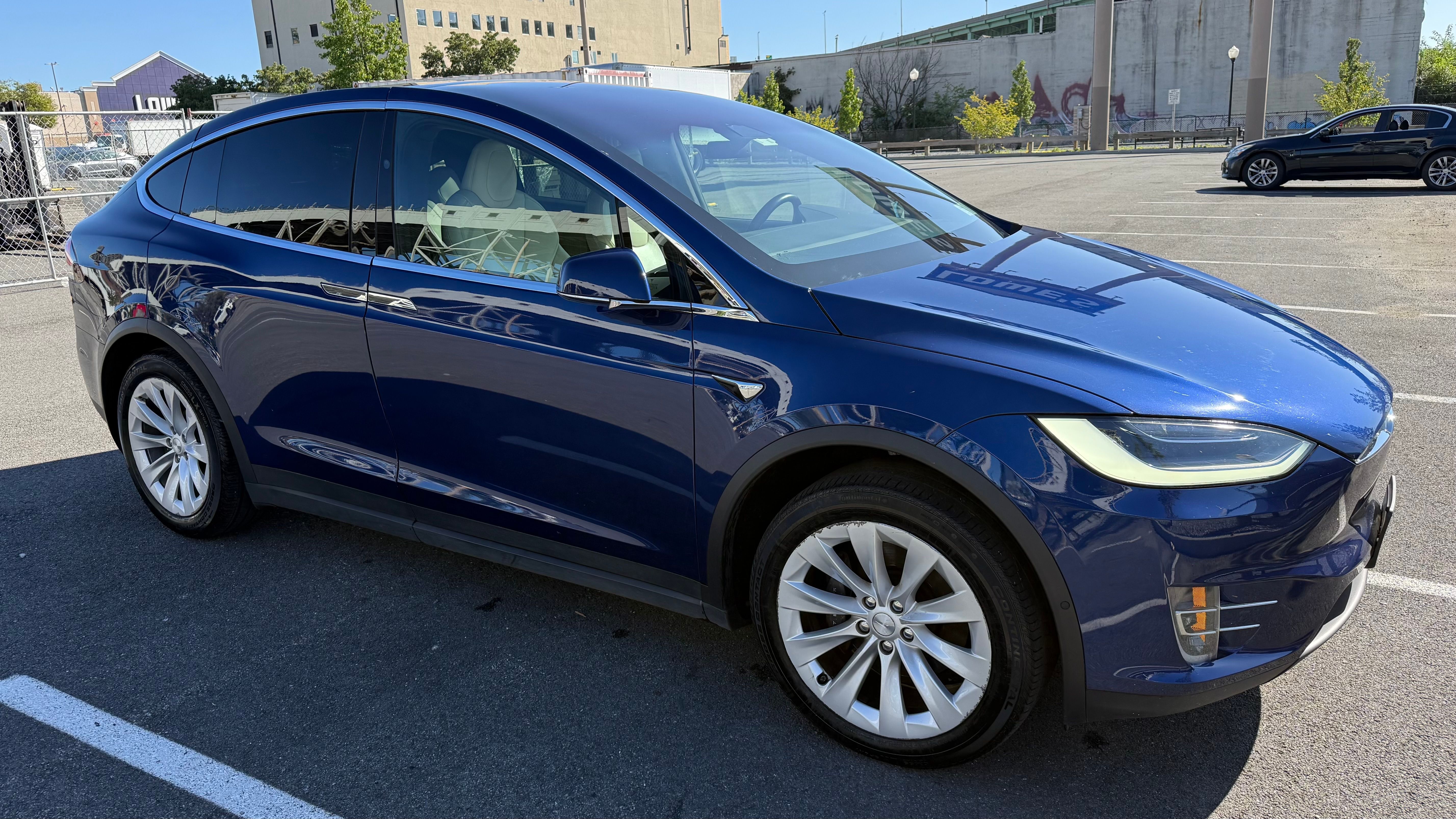 Used 2020 Tesla Model X Long Range AWD/4WD image 2