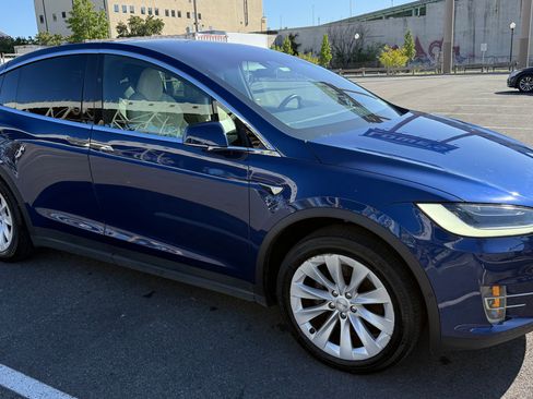 Used 2020 Tesla Model X Long Range AWD/4WD image 2