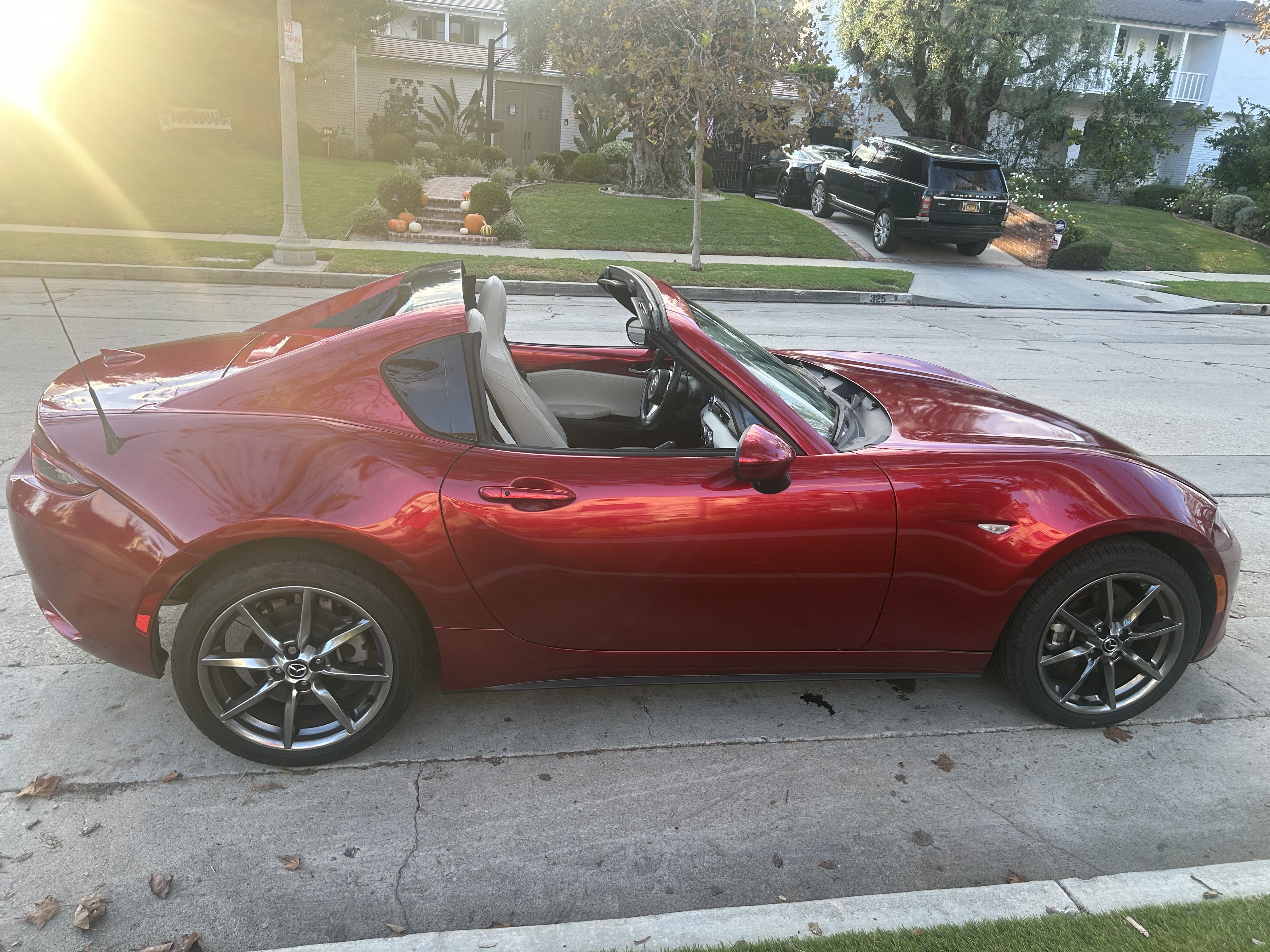 Used 2021 MAZDA MX-5 Miata RF Grand Touring RWD image 6