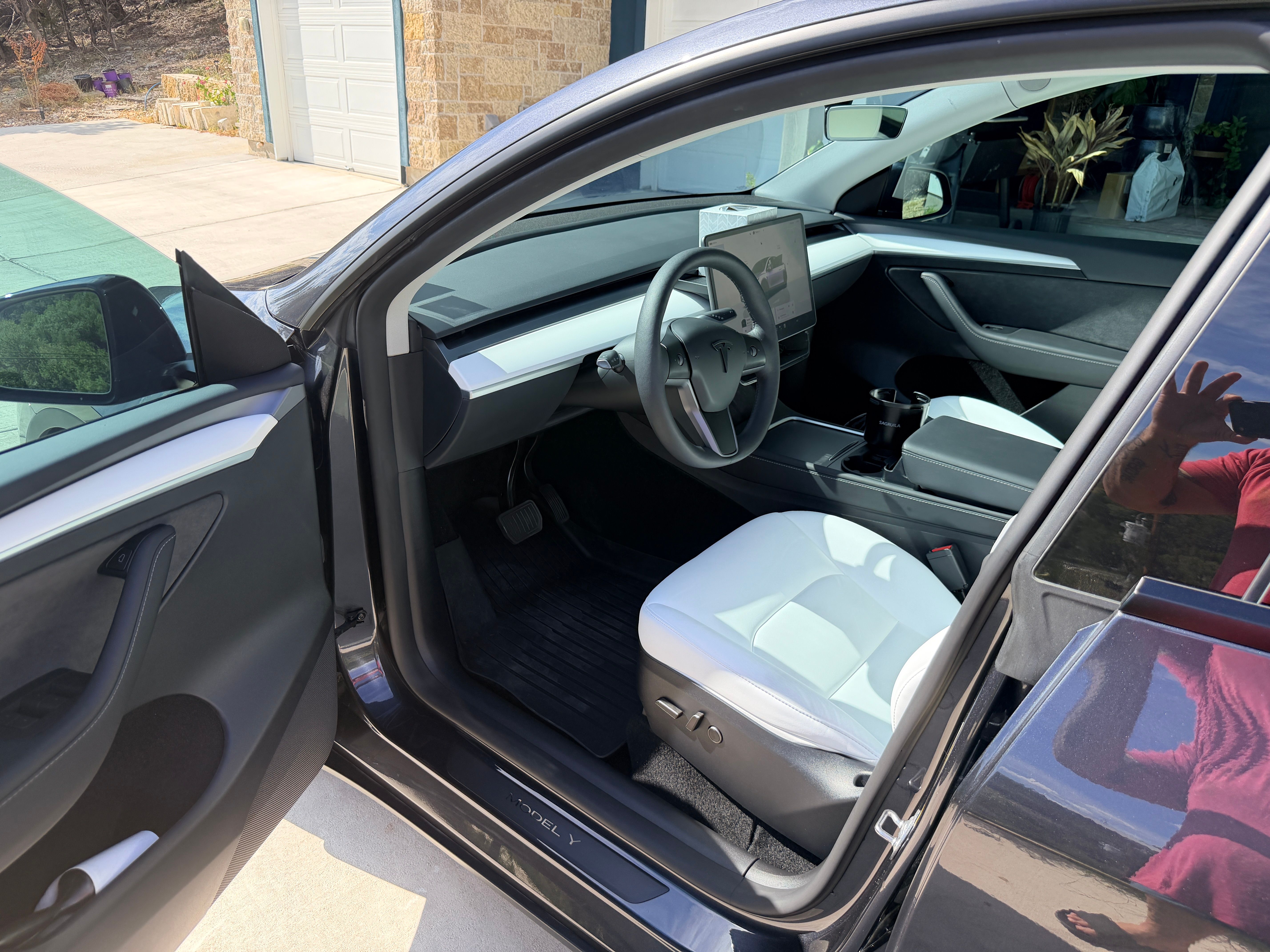 Used 2024 Tesla Model Y Long Range AWD/4WD image 13