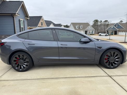 Used 2023 Tesla Model 3 Performance image 4