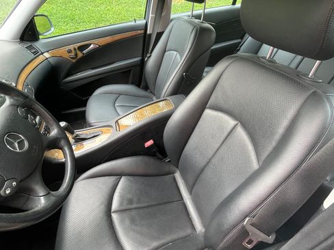 Used 2007 Mercedes-Benz E 350 4MATIC Sedan image 11