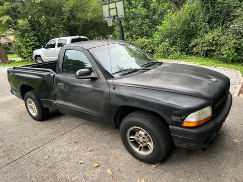 Used 1997 Dodge Dakota 2WD Regular Cab image 2