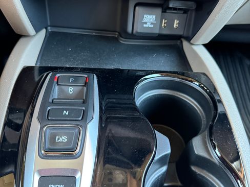 Used 2017 Honda Pilot Touring image 6
